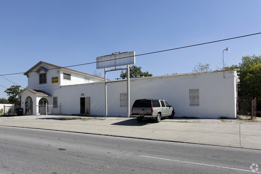 858 S Acme Rd, San Antonio, TX 78237