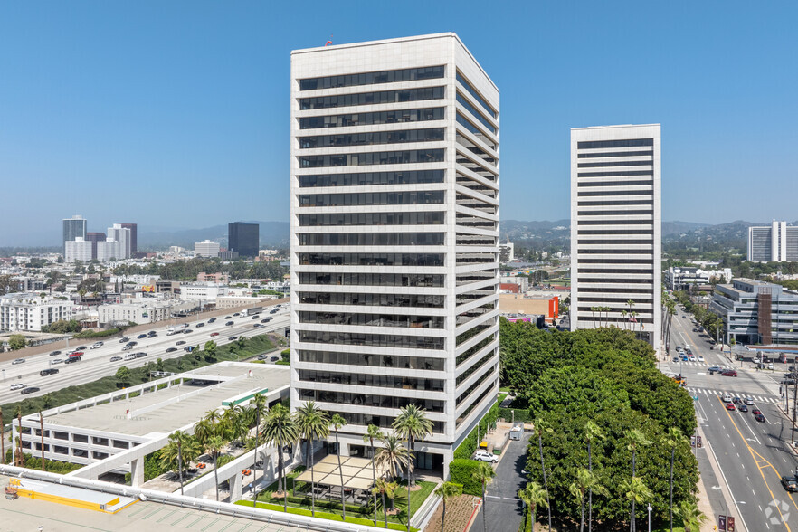 11100 Santa Monica Blvd, Los Angeles, CA for lease - Building Photo - Image 2 of 12