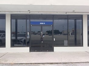 6870 Spencer Hwy, Pasadena, TX for lease Building Photo- Image 2 of 7