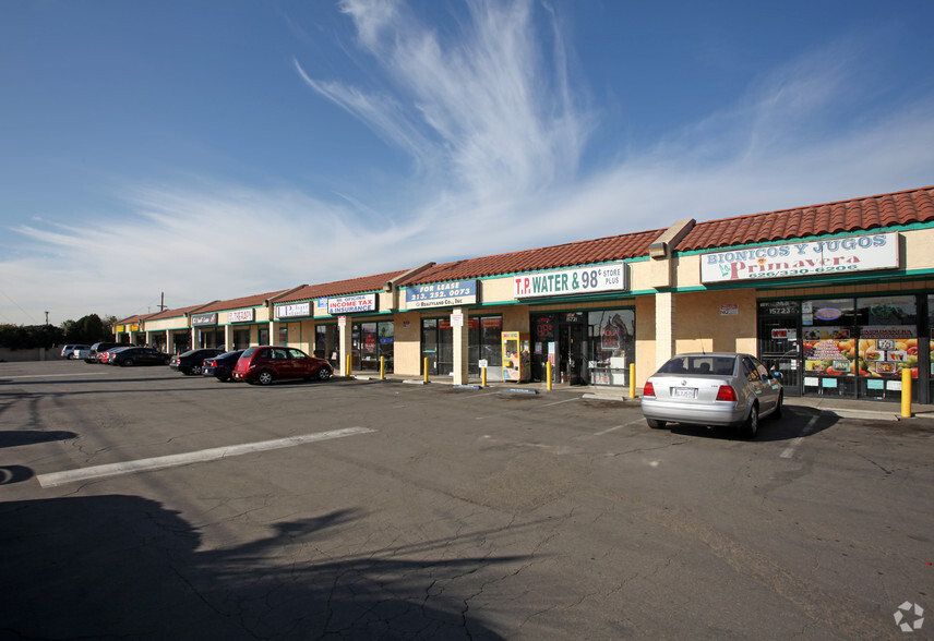 15701-15733 Amar Rd, La Puente, CA for lease - Primary Photo - Image 1 of 8