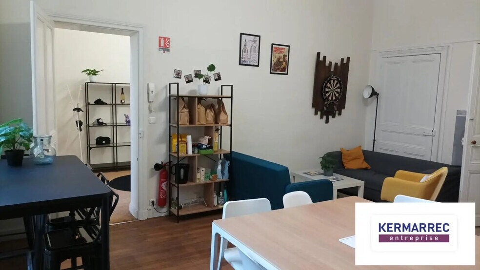 Office in Nantes for lease - Building Photo - Image 3 of 9