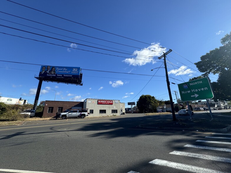 669 First Ave, West Haven, CT for lease - Building Photo - Image 1 of 5