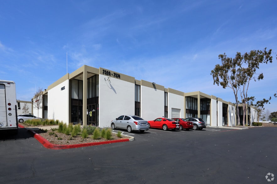 6970-6984 Convoy Ct, San Diego, CA for lease - Building Photo - Image 3 of 24