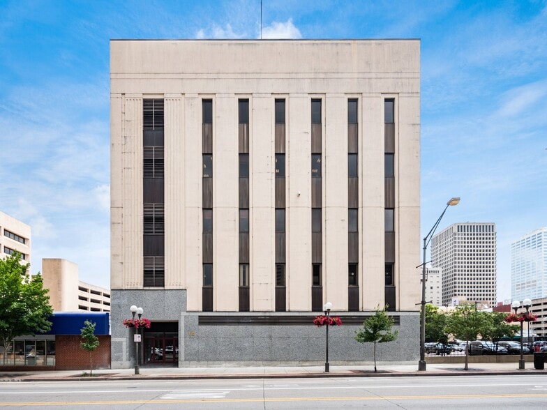 168-170 N High St, Columbus, OH for lease - Building Photo - Image 3 of 10