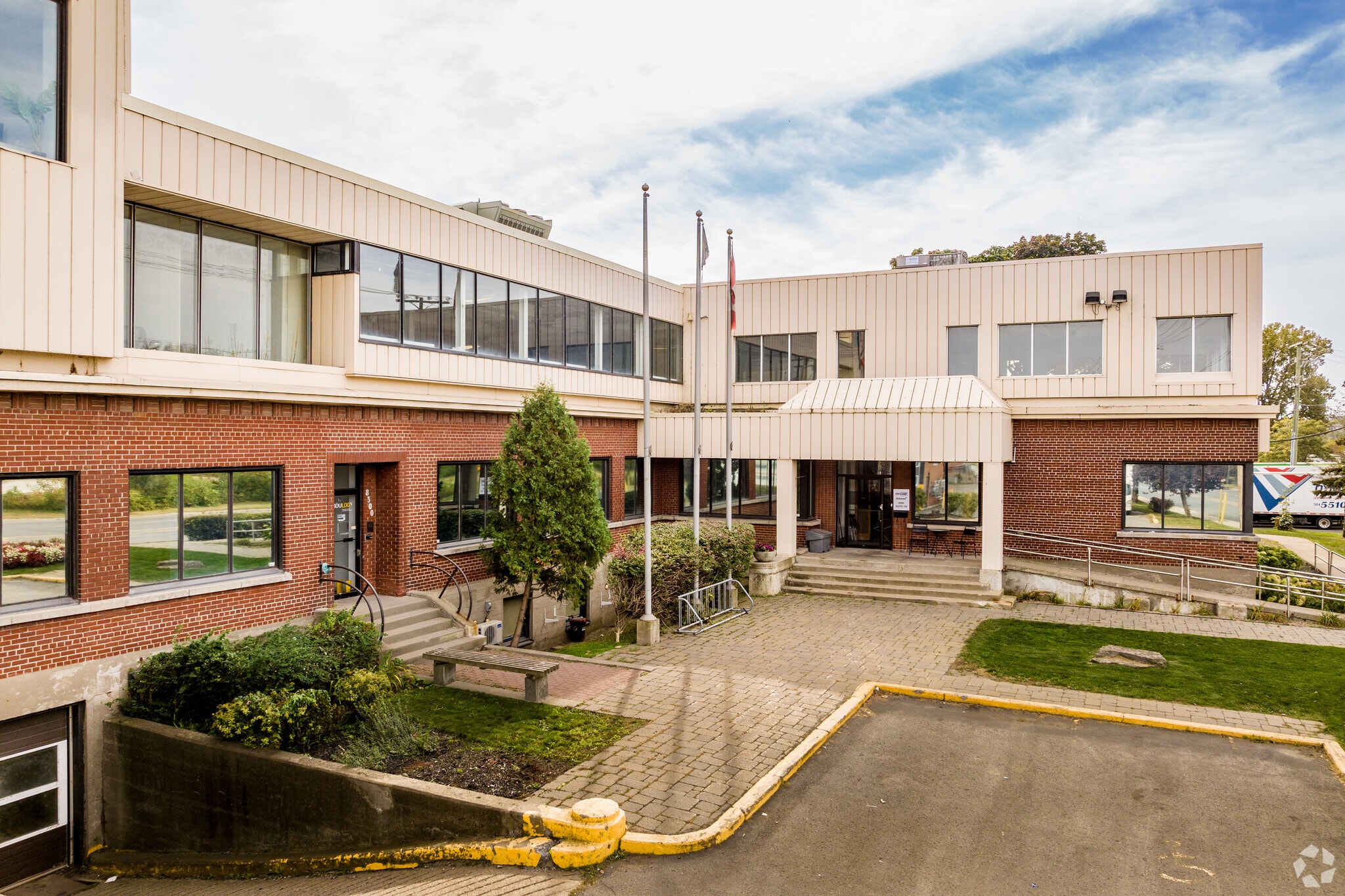 8200-8300 Rue Saint-Patrick, Montréal, QC for sale Building Photo- Image 1 of 1