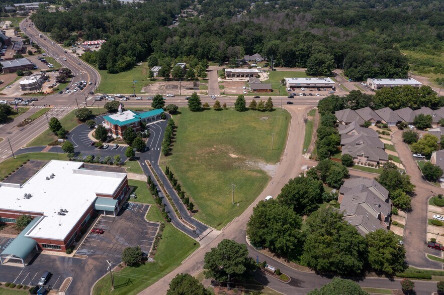 Spillway Rd & Lakeshore Dr, Brandon, MS for sale - Building Photo - Image 2 of 10