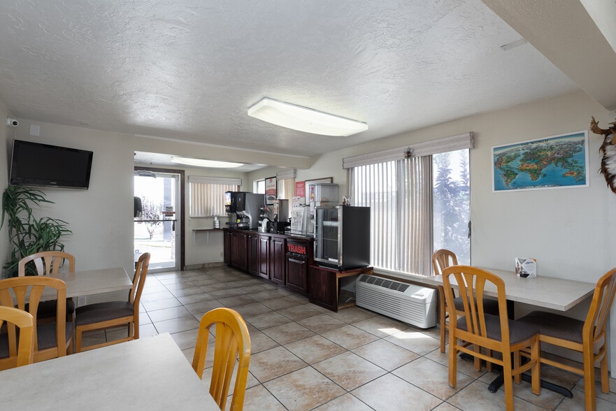 311 E Main St, Vernal, UT for sale - Building Photo - Image 3 of 10