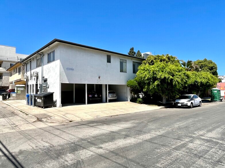 11953 Rochester Ave, Los Angeles, CA 90025