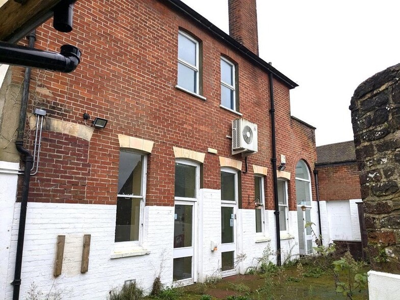 106-108 High St, Godalming for lease - Building Photo - Image 3 of 8