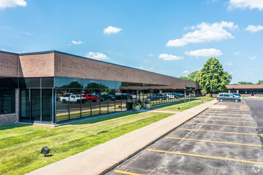 4546 Corporate Dr, West Des Moines, IA for lease - Building Photo - Image 2 of 6