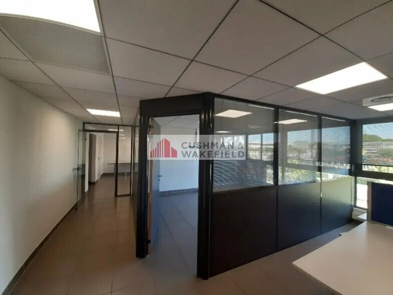 Office in Nîmes for lease - Interior Photo - Image 1 of 3