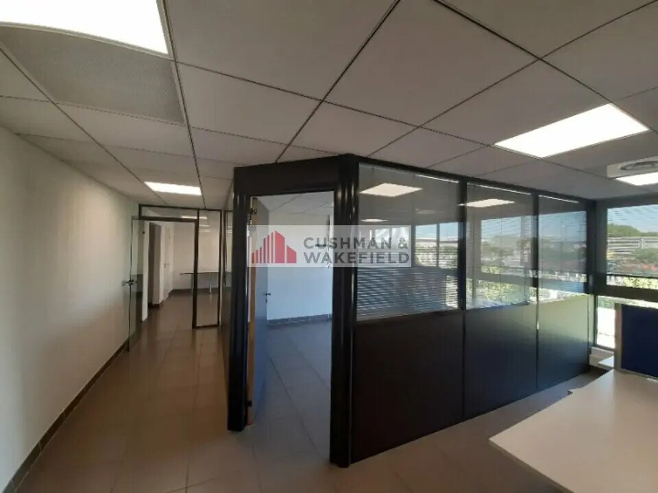 Office in Nîmes for lease Interior Photo- Image 1 of 4