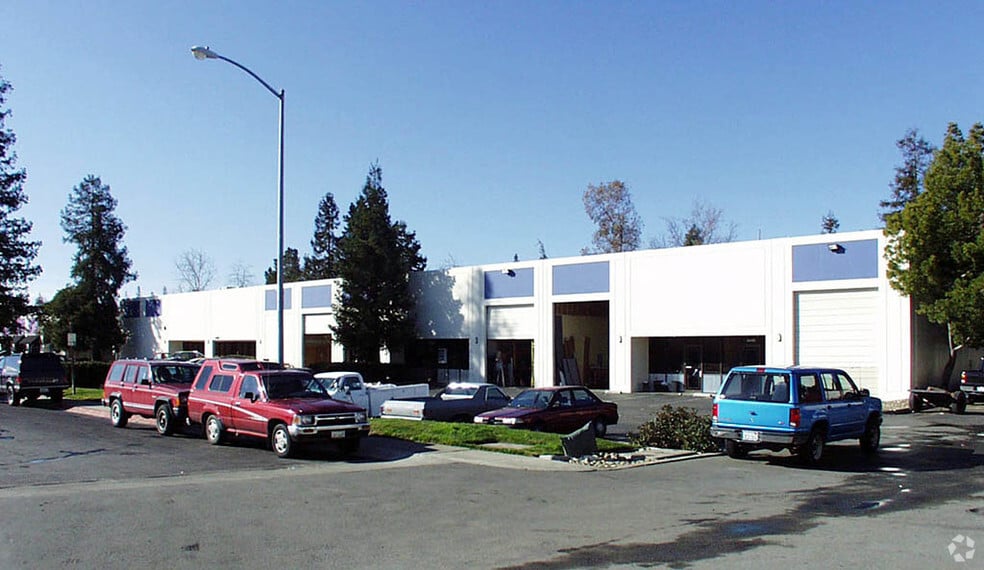 2442 Estand Way, Pleasant Hill, CA for lease - Building Photo - Image 2 of 7