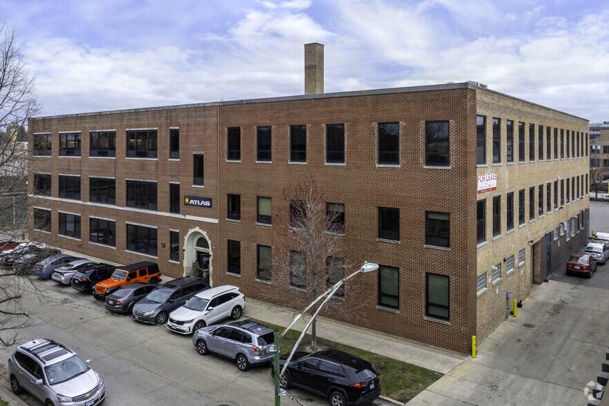 1801 W Warner Ave, Chicago, IL for lease - Building Photo - Image 2 of 5