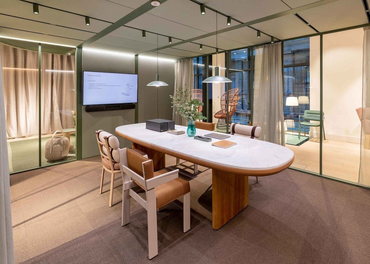 15-16 Dufferin St, London for lease Interior Photo- Image 1 of 4