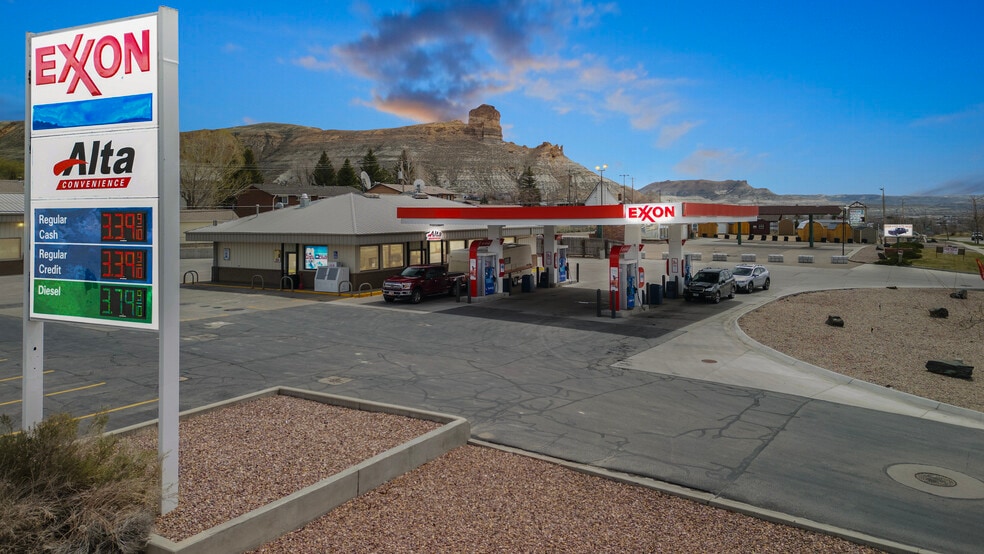 1050 W Flaming Gorge Way, Green River, WY for sale - Primary Photo - Image 1 of 3