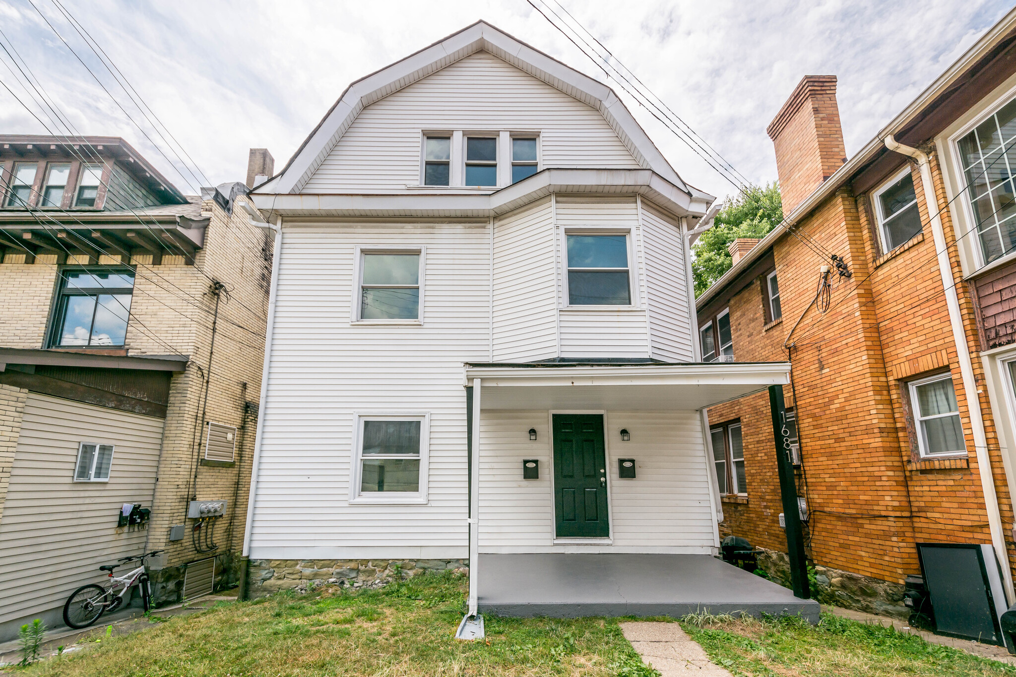 29-Unit Pittsburgh South Portfolio portfolio of 2 properties for sale on LoopNet.com Building Photo- Image 1 of 3