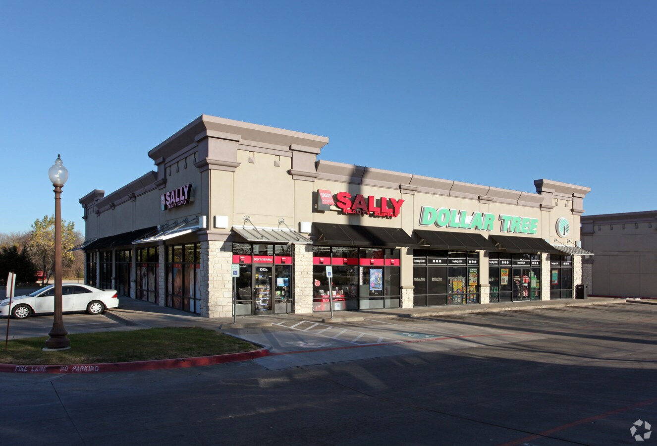 1012 E Ennis Ave, Ennis, TX, 75119 Retail Space For Lease
