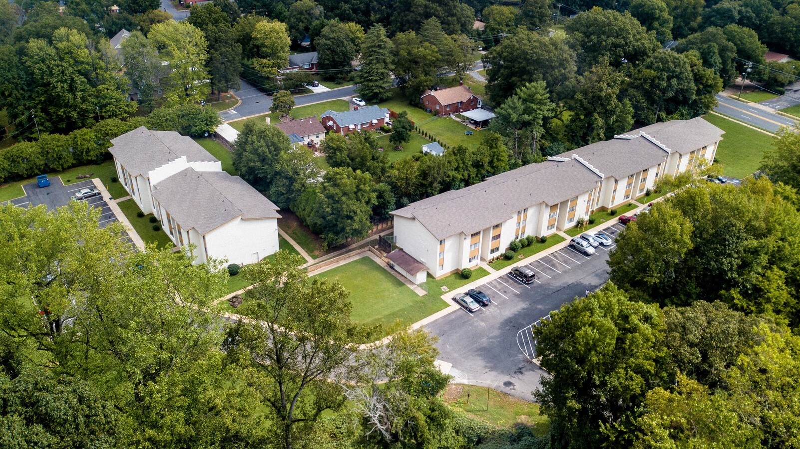 2700 Eastway Dr, Charlotte, NC 28205