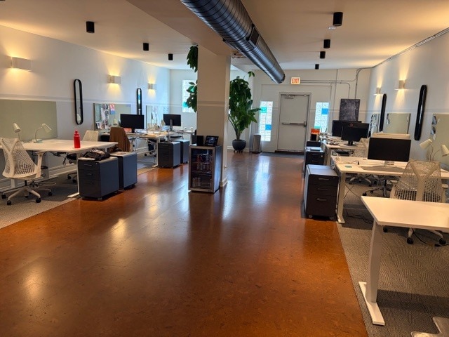 3317 W Fullerton Ave, Chicago, IL for lease - Interior Photo - Image 2 of 14