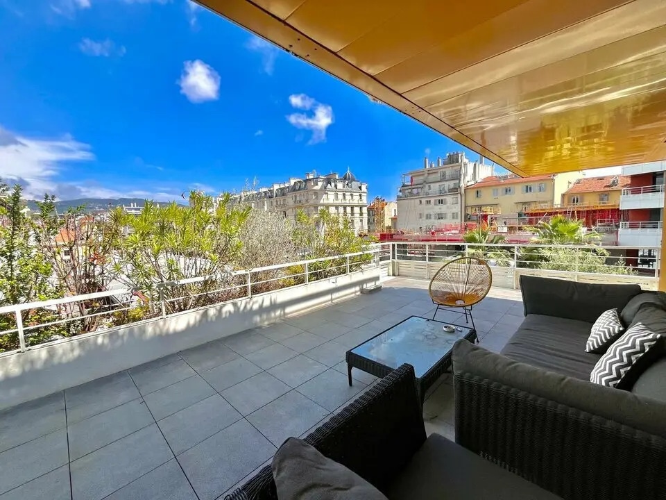 Vente Bureaux 65 m² - Photo 1
