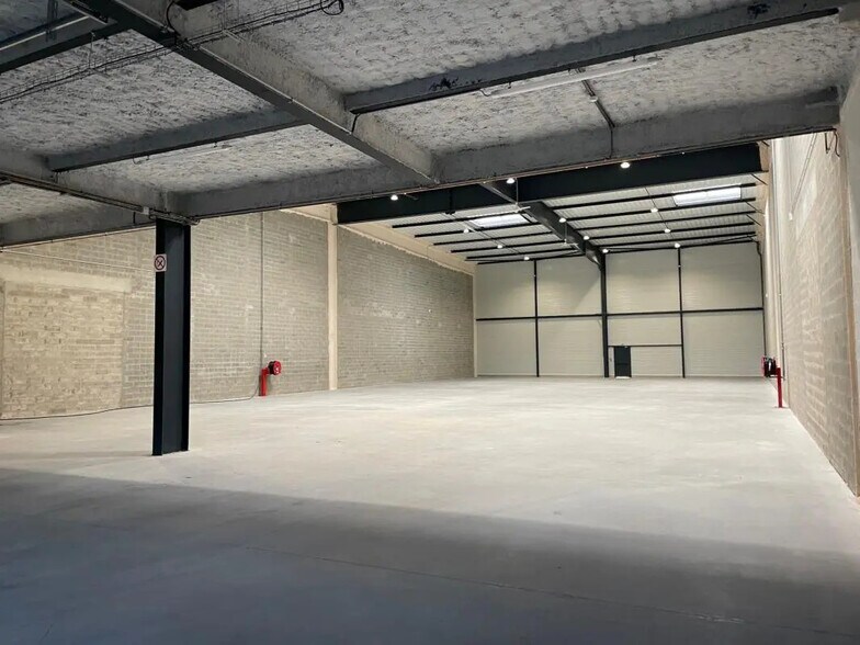 Office in SAINT-OUEN-L'AUMONE for lease - Building Photo - Image 2 of 16