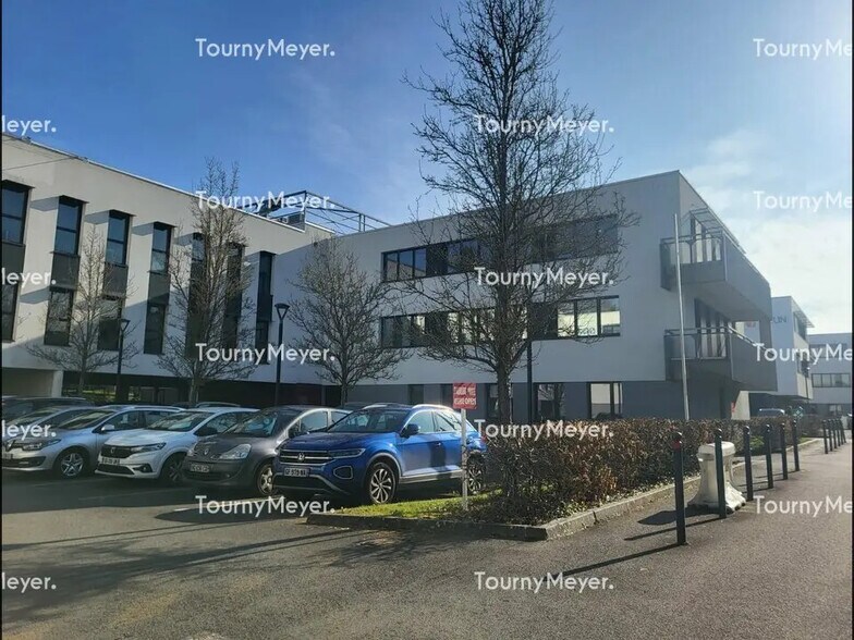 Office in Rennes for lease - Building Photo - Image 3 of 11