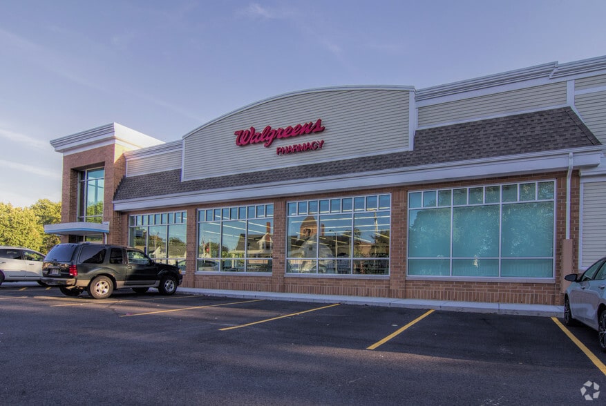 57 Winthrop St, Taunton, MA for lease - Building Photo - Image 2 of 3