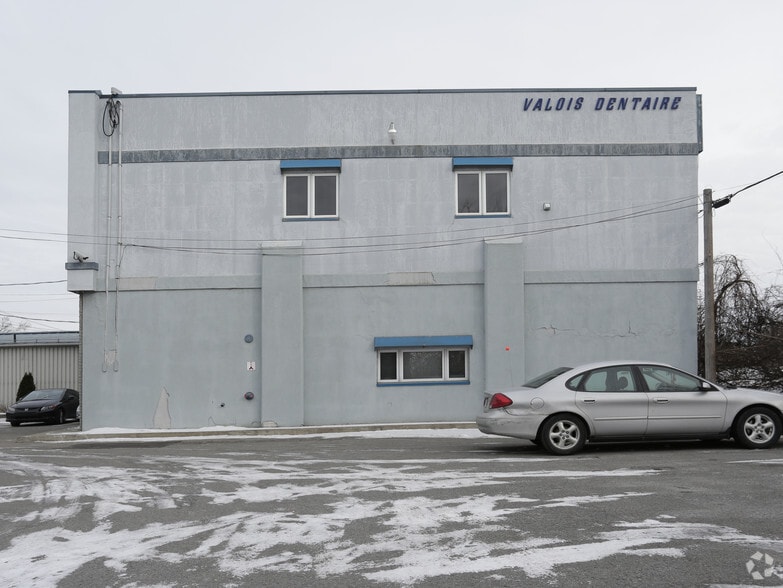 78 Av Donegani, Pointe-claire, QC for lease - Building Photo - Image 2 of 3