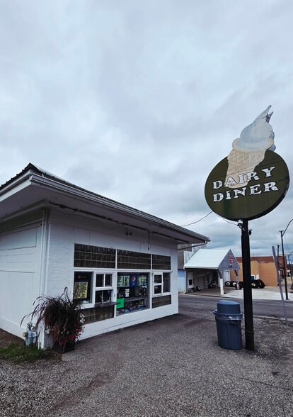 301 Main St, Fairfax, MO for sale - Primary Photo - Image 1 of 13