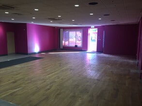 100 Dura St, Dundee for lease Interior Photo- Image 1 of 4