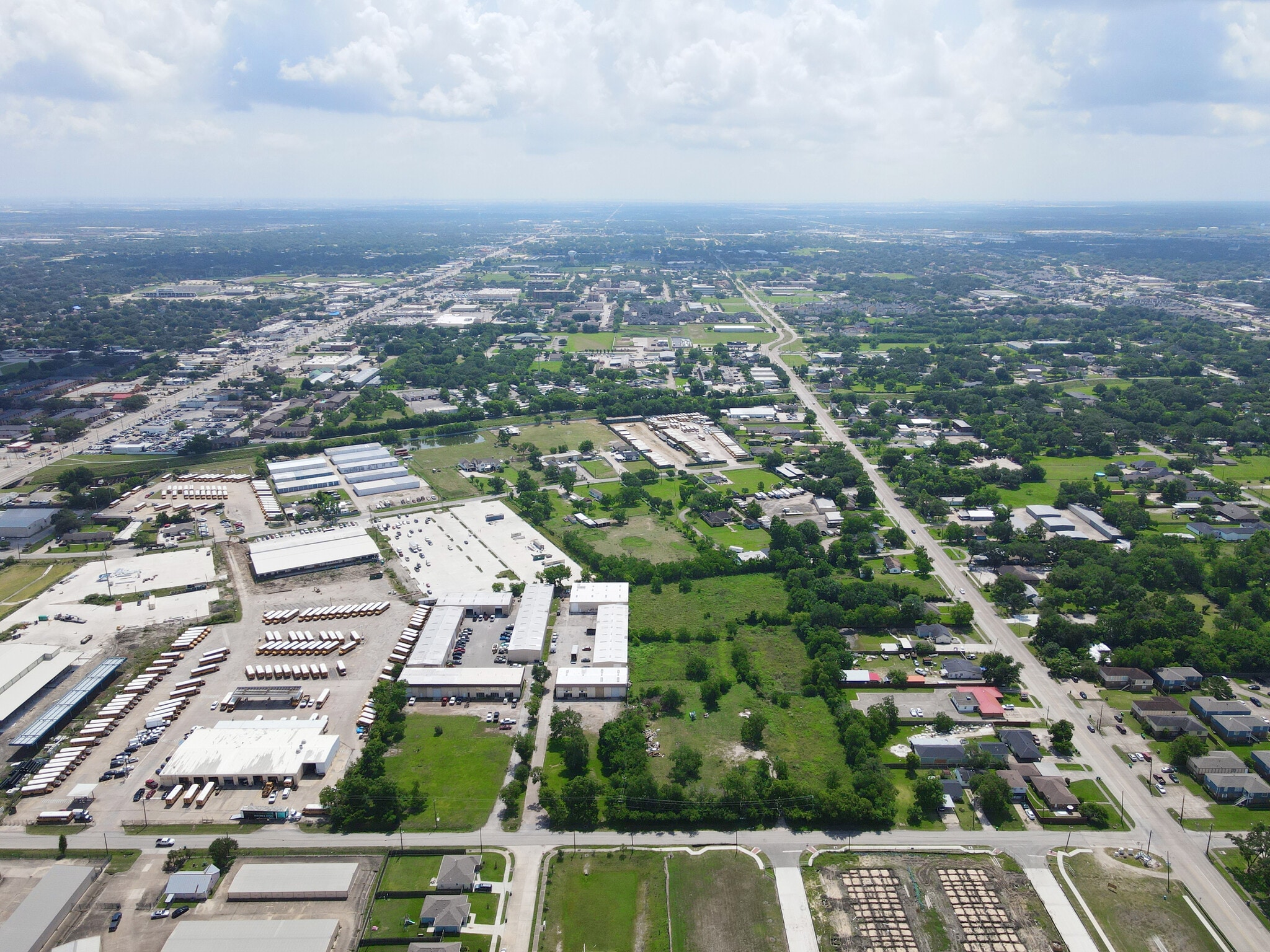 3321-3325 Westside Dr portfolio of 7 properties for sale on LoopNet.com Building Photo- Image 1 of 8