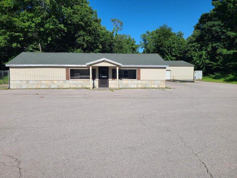360 S 3rd Ave, Fruitport, MI for sale - Primary Photo - Image 1 of 1