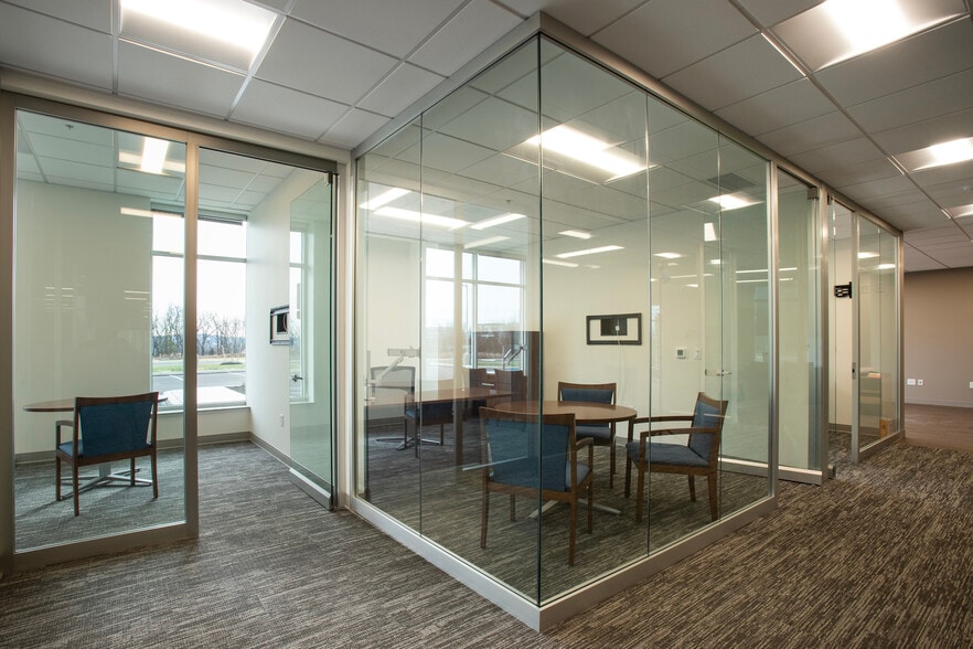 1710 Westgate Dr, York, PA for lease - Interior Photo - Image 3 of 6