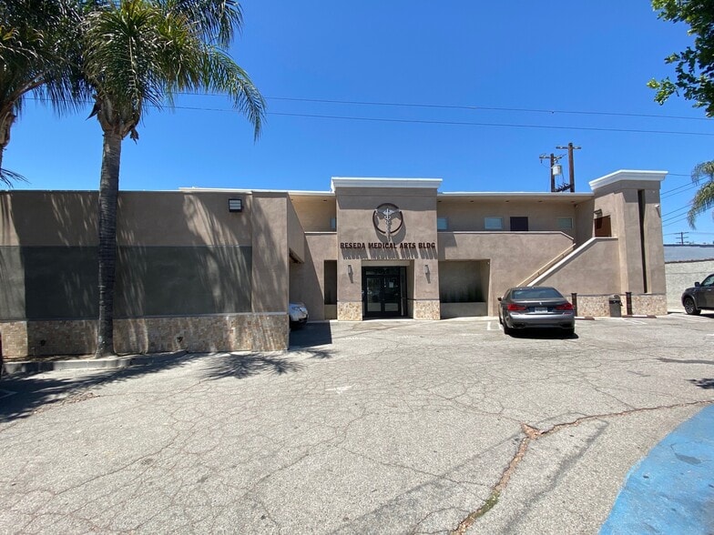 7010-7012 Reseda Blvd, Reseda, CA for lease - Building Photo - Image 2 of 5