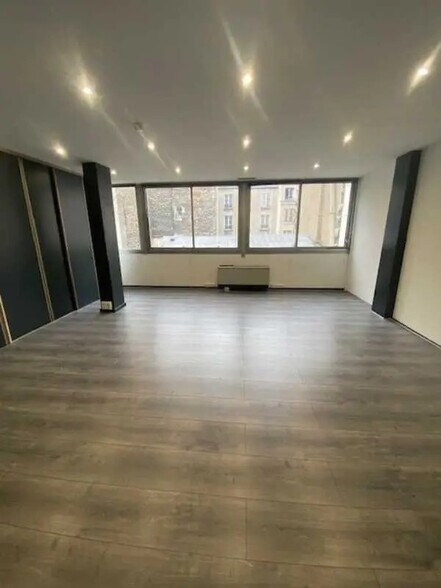 32 Rue De Paradis, Paris for lease - Interior Photo - Image 3 of 3