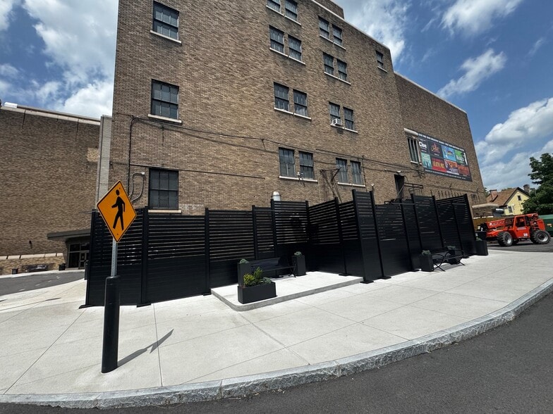 875 E Main St, Rochester, NY for lease - Building Photo - Image 3 of 21
