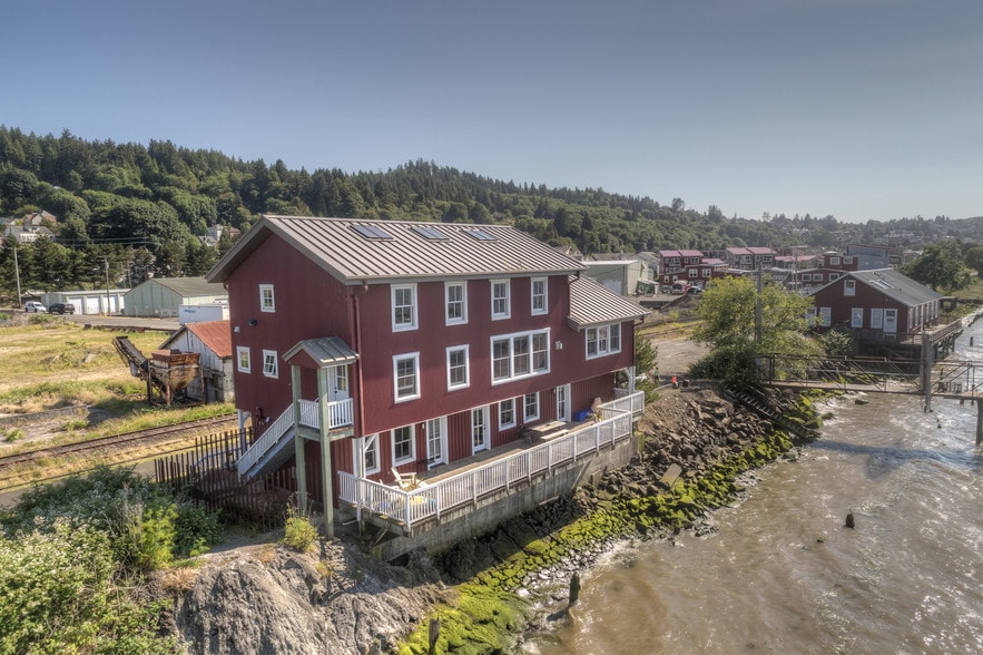 396 31st St, Astoria, OR for sale - Primary Photo - Image 1 of 1