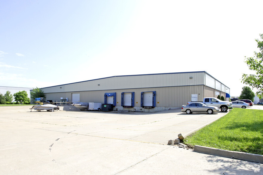 8 Cermak Blvd, Saint Peters, MO for lease - Building Photo - Image 3 of 3