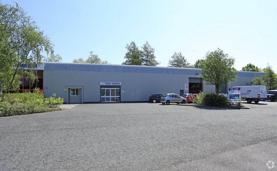 Bower St, Oldham for lease - Primary Photo - Image 1 of 3