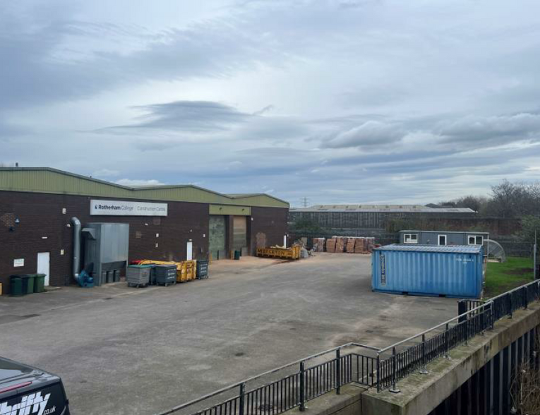 Rawmarsh Rd, Rotherham for lease - Building Photo - Image 2 of 4