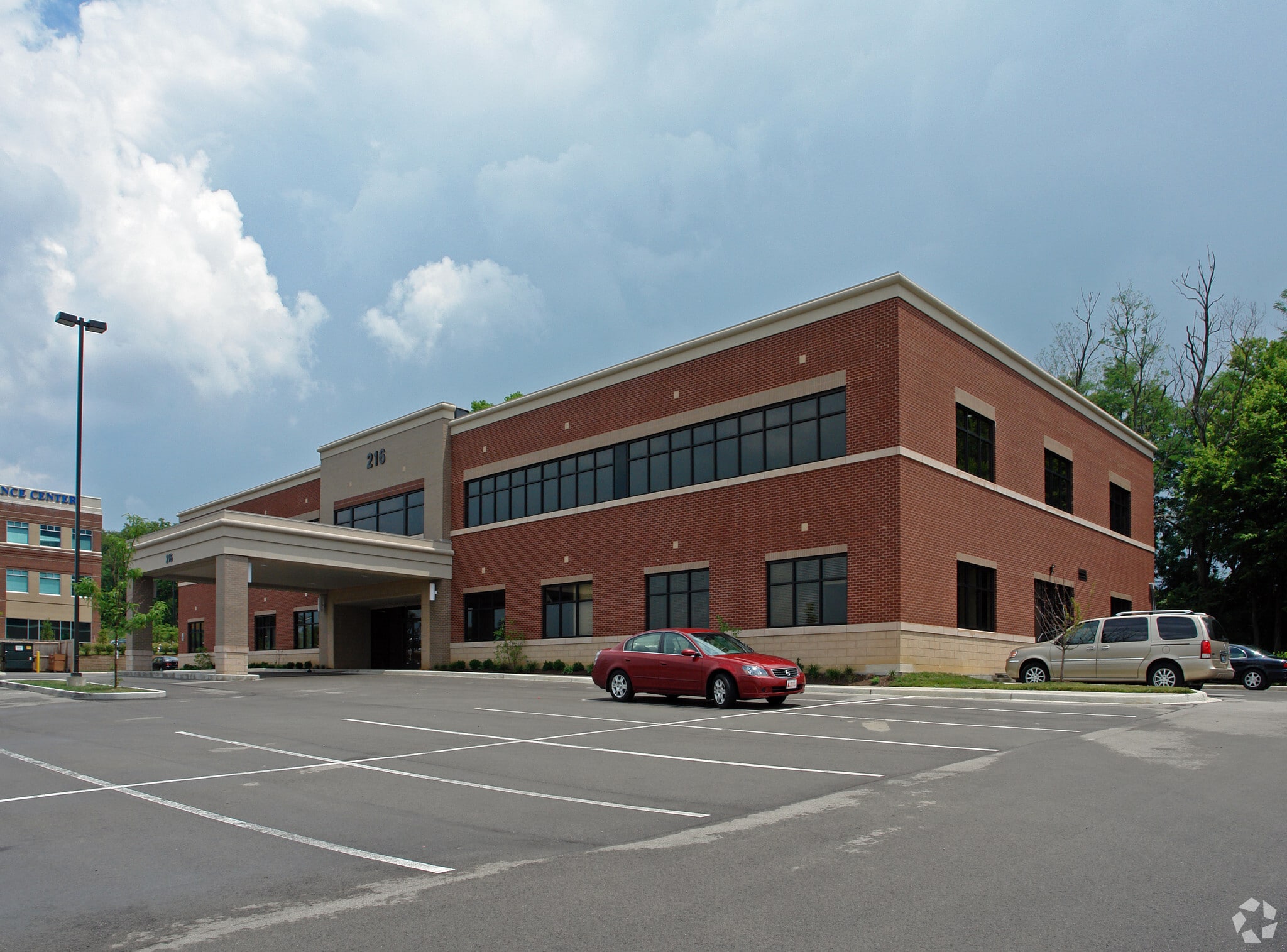 216 Fountain Ct, Lexington, KY for sale Primary Photo- Image 1 of 1