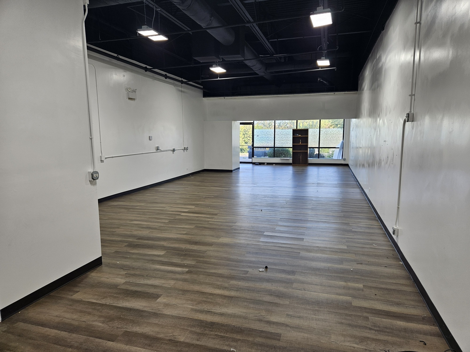 11300-11314 W Southwest Hwy, Orland Park, IL for lease Interior Photo- Image 1 of 2