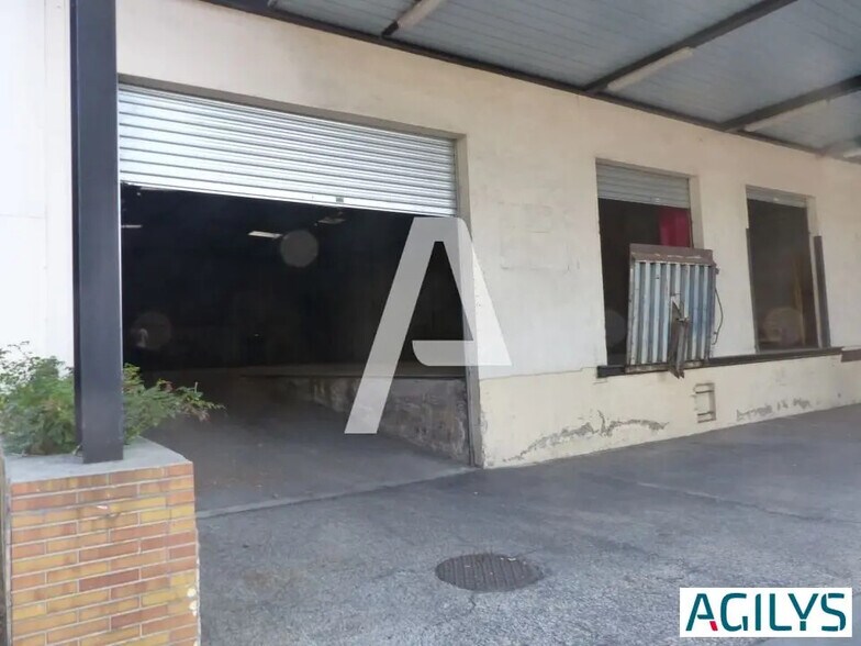 Industrial in Morangis for lease - Building Photo - Image 2 of 8