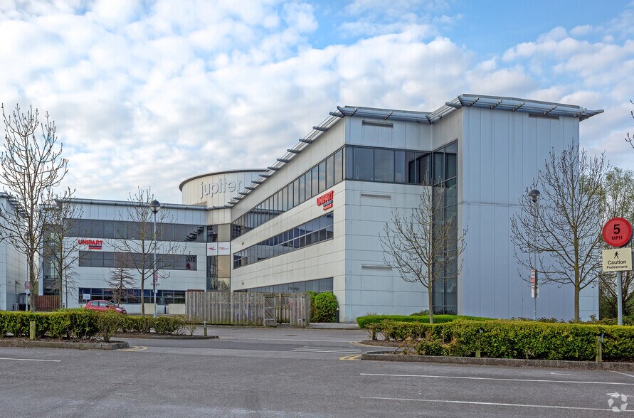 First Point, Doncaster for lease - Primary Photo - Image 1 of 3