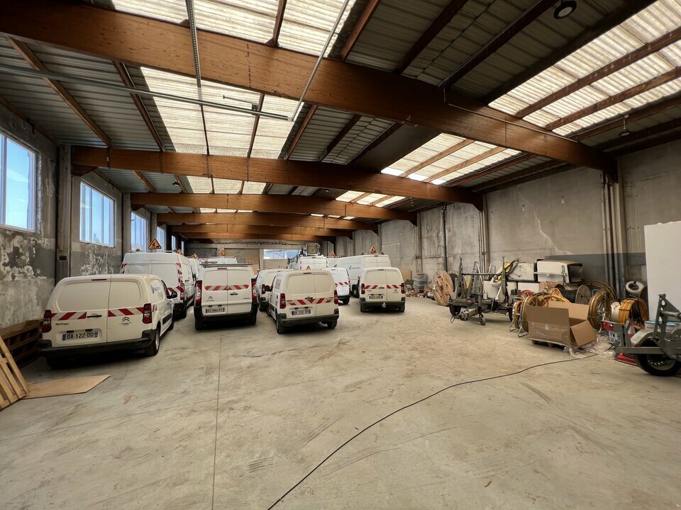 Industrial in Valence for lease Interior Photo- Image 1 of 5