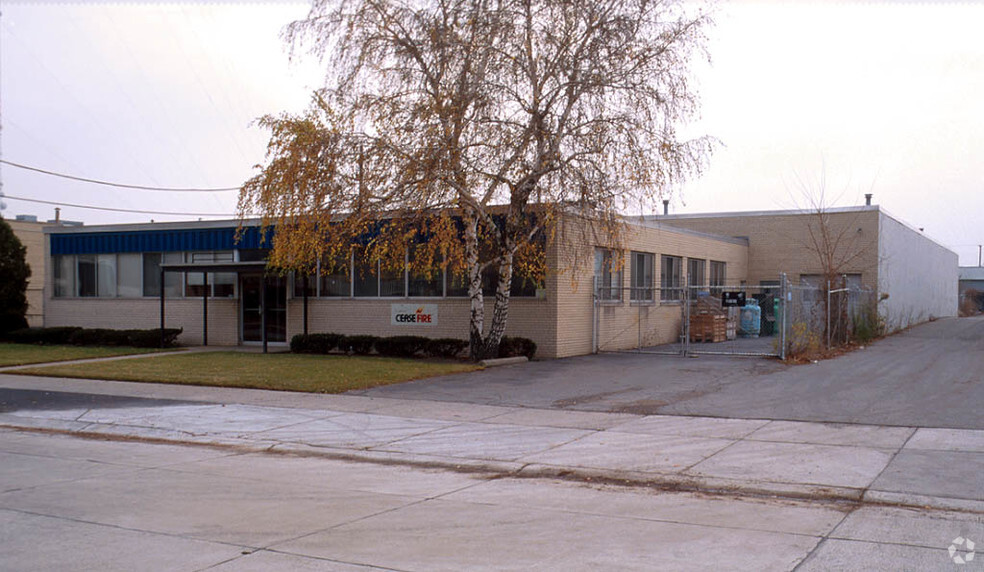 10355 Capital St, Oak Park, MI for sale - Primary Photo - Image 1 of 2