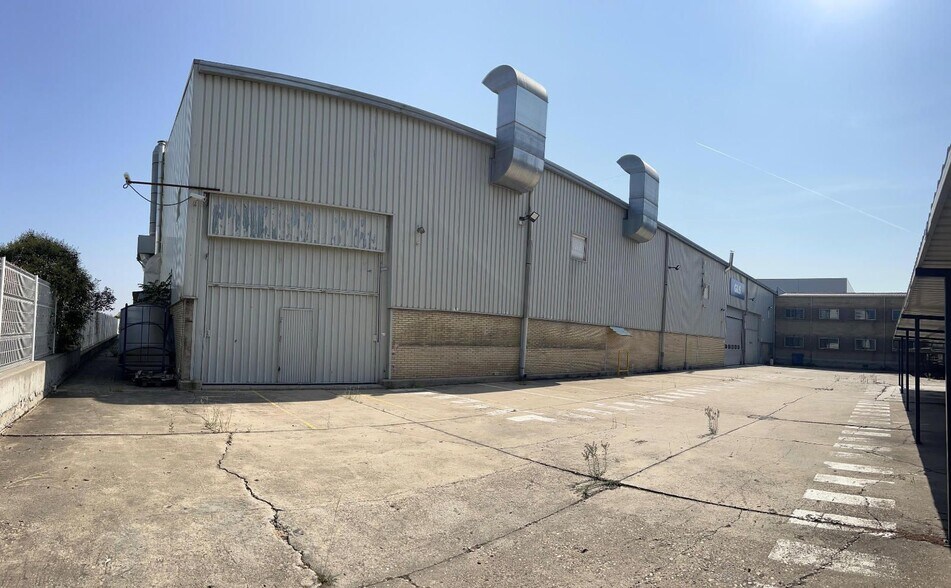 Calle Mancha, 2, Coslada, Madrid for sale - Building Photo - Image 1 of 1