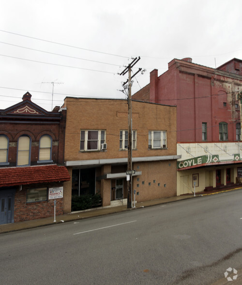 323 McKean Ave, Charleroi, PA for sale - Primary Photo - Image 1 of 3