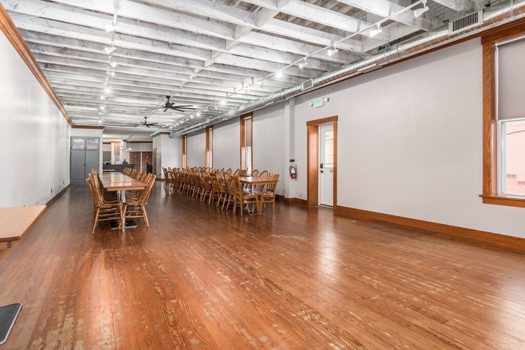 153 W Main St, Loudonville, OH 44842 Black Fork Bistro